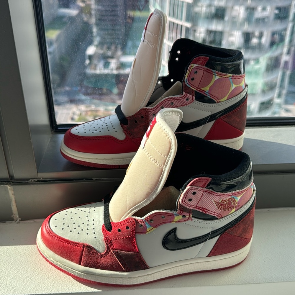 Jordan 1 retro high og spider man across the spider verse